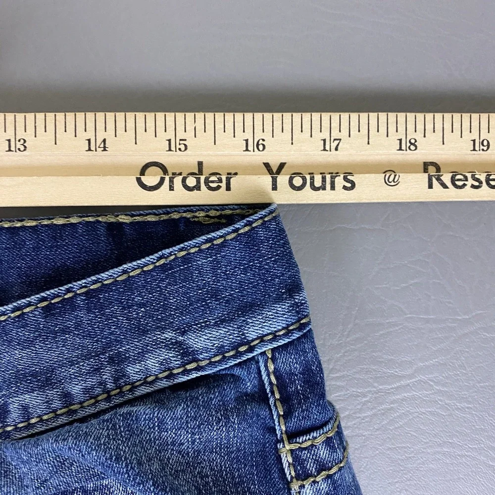 True Luck Jeans Men's Size 34x32 Blue Straight Leg Distressed Medium Wash Denim‎